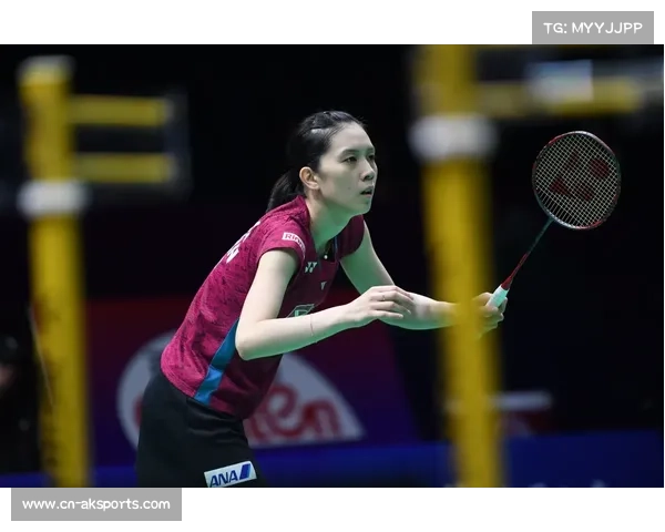 帕夫洛维奇与科穆佐头部相撞，两人血洒赛场。